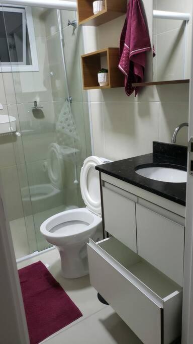 Apto Novo, Completo E Super Bem Localizado Apartamento
