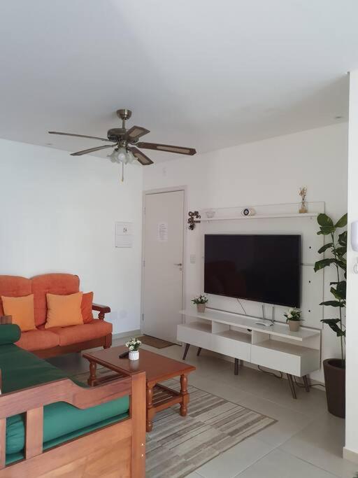 Apto Novo, Completo E Super Bem Localizado *